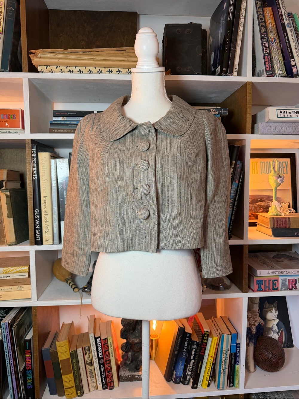 Womens Cropped Button-Front Jacket in Taupe